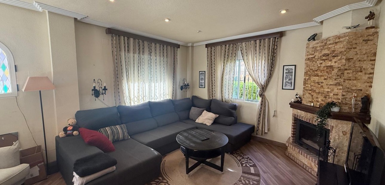 Sale - Villa -
Orihuela Costa - La Florida