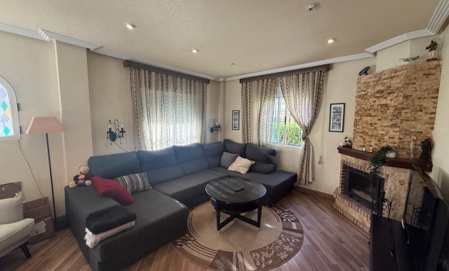 Sale - Villa -
Orihuela Costa - La Florida