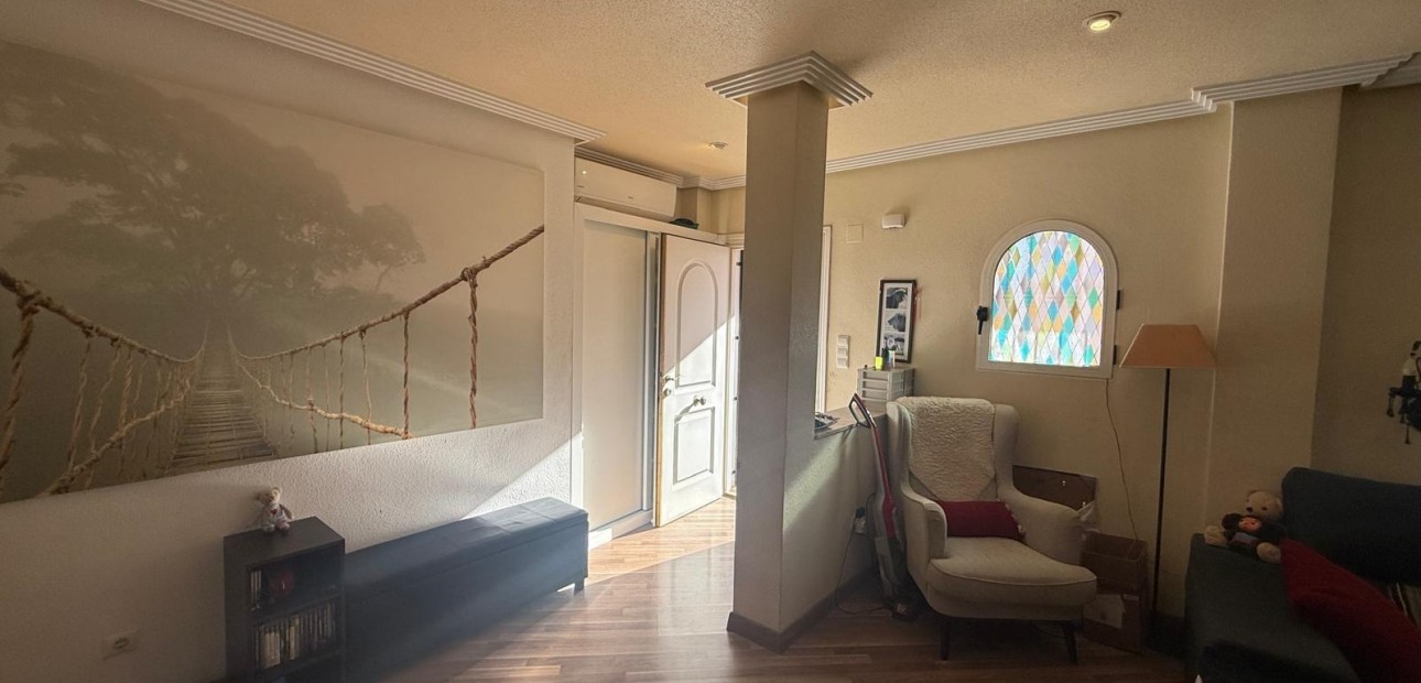 Sale - Villa -
Orihuela Costa - La Florida