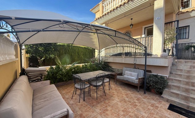 Sale - Villa -
Orihuela Costa - La Florida