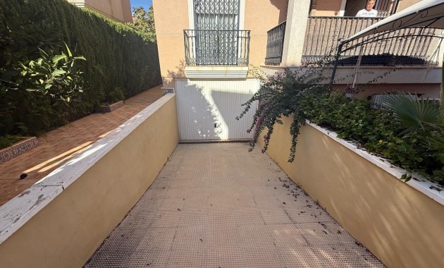 Sale - Villa -
Orihuela Costa - La Florida