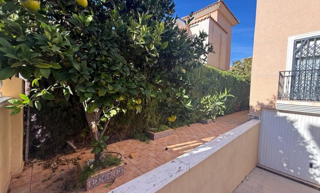 Sale - Villa -
Orihuela Costa - La Florida