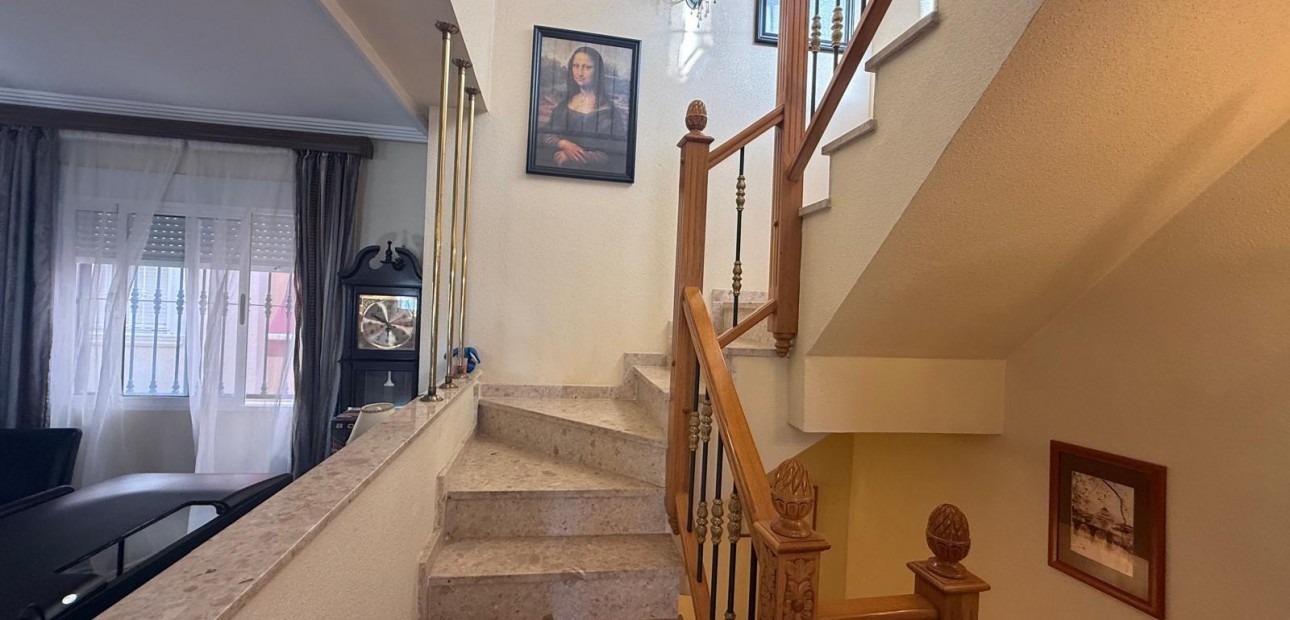 Sale - Villa -
Orihuela Costa - La Florida