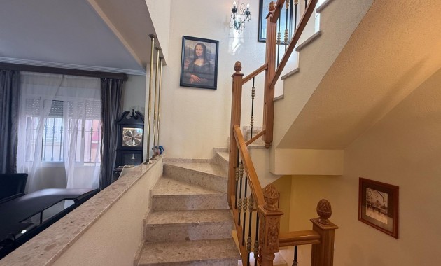 Sale - Villa -
Orihuela Costa - La Florida