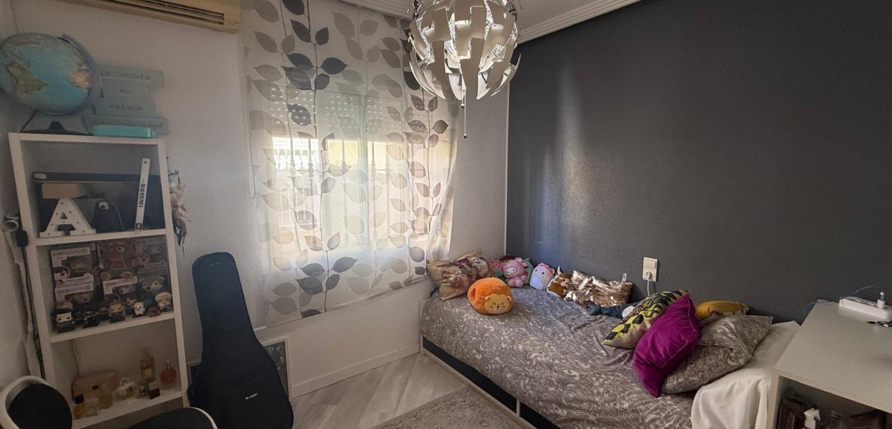 Sale - Villa -
Orihuela Costa - La Florida