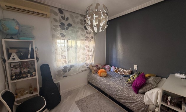 Sale - Villa -
Orihuela Costa - La Florida