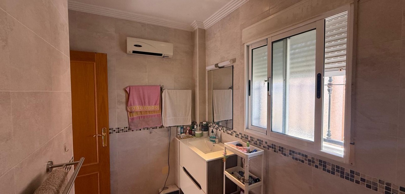 Sale - Villa -
Orihuela Costa - La Florida