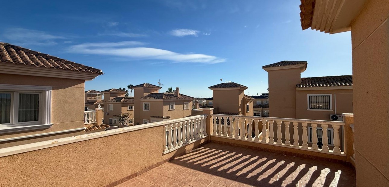 Sale - Villa -
Orihuela Costa - La Florida