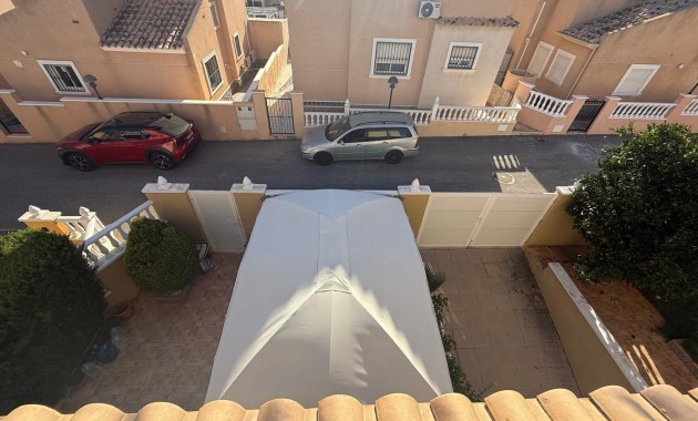 Sale - Villa -
Orihuela Costa - La Florida