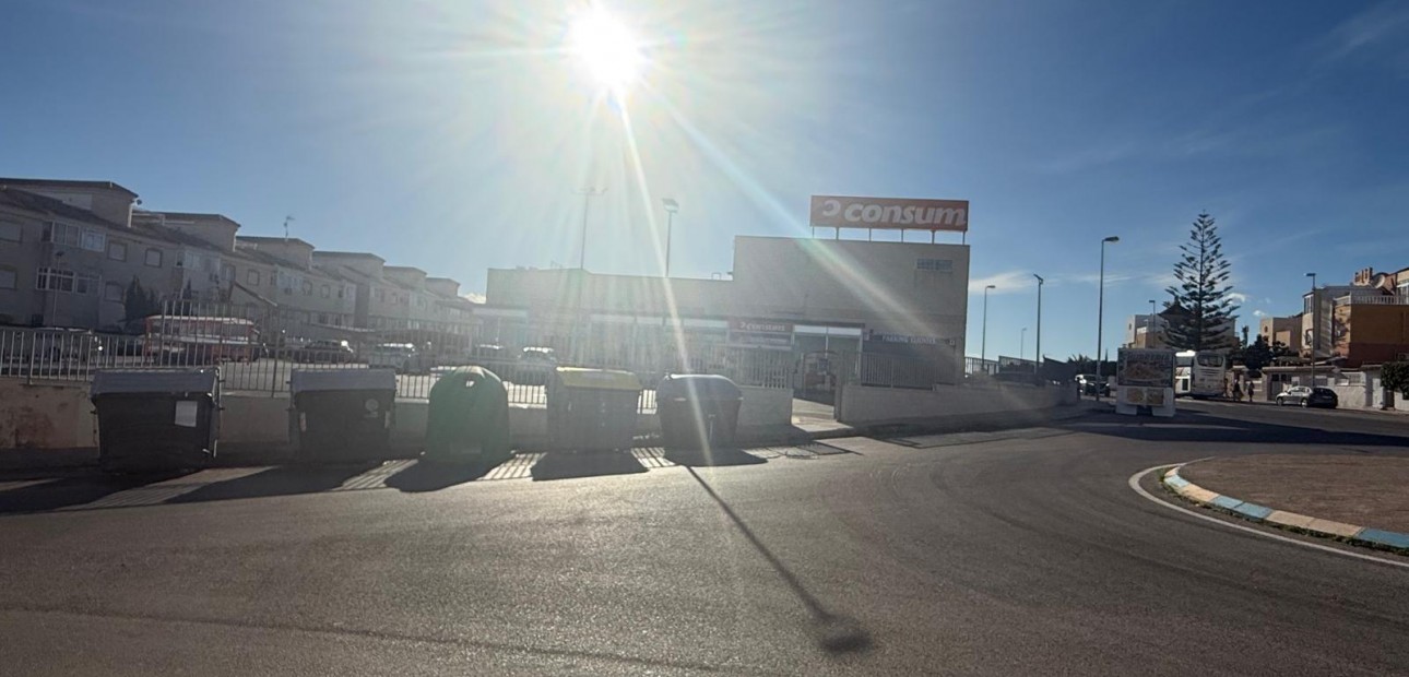 Sale - Villa -
Orihuela Costa - La Florida