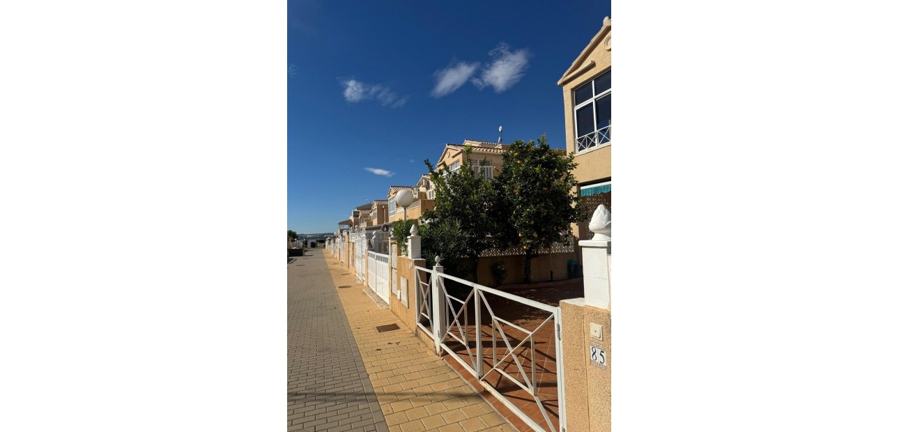 Herverkoop - Villa -
Torrevieja - San luis