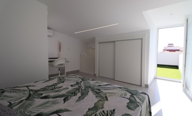 Sale - Townhouse -
Torrevieja - San Luis