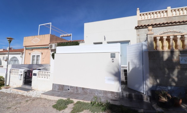 Sale - Townhouse -
Torrevieja - San Luis