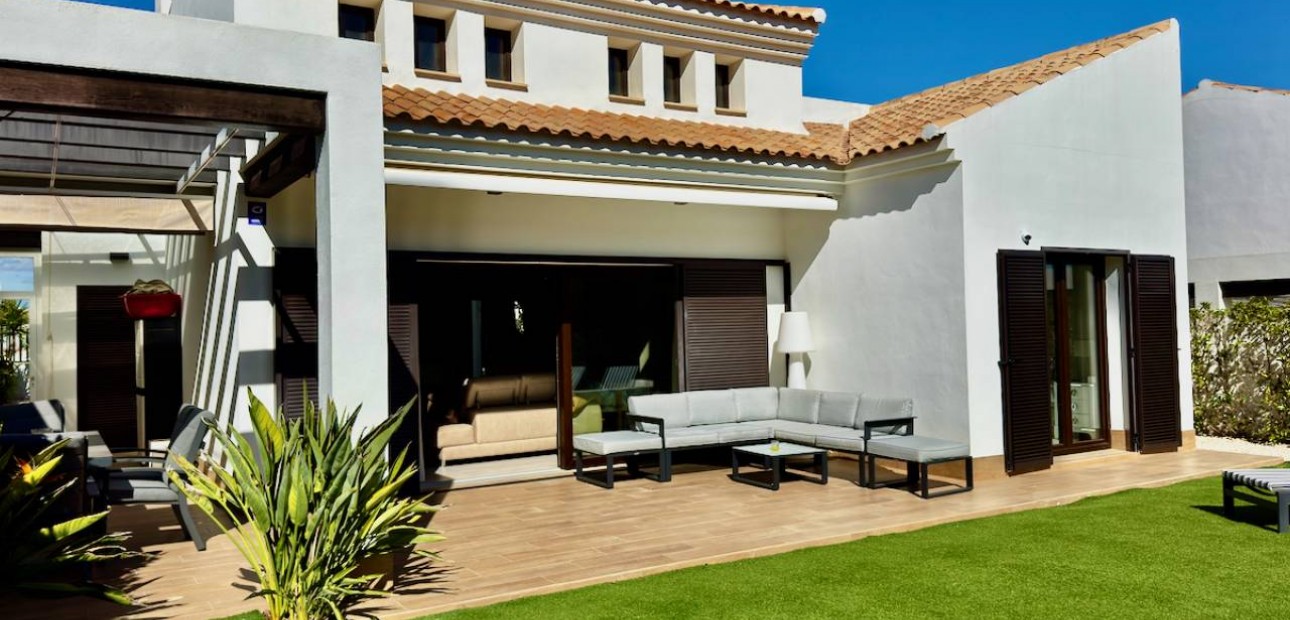 Sale - Villa -
Algorfa - La Finca Golf Resort