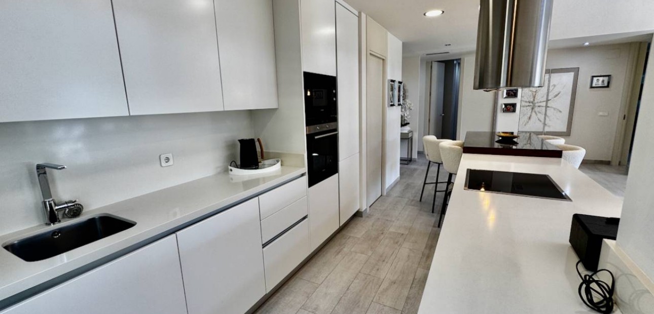 Sale - Villa -
Algorfa - La Finca Golf Resort