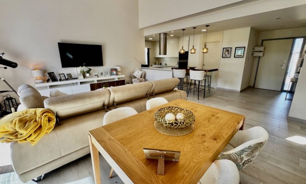 Sale - Villa -
Algorfa - La Finca Golf Resort