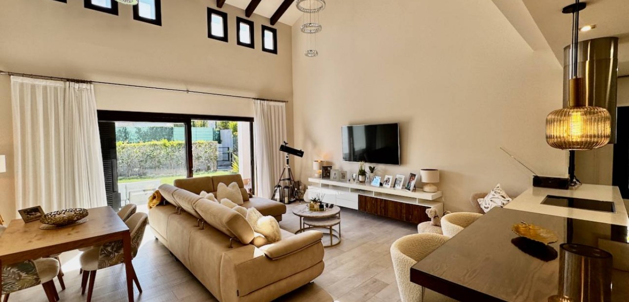 Sale - Villa -
Algorfa - La Finca Golf Resort