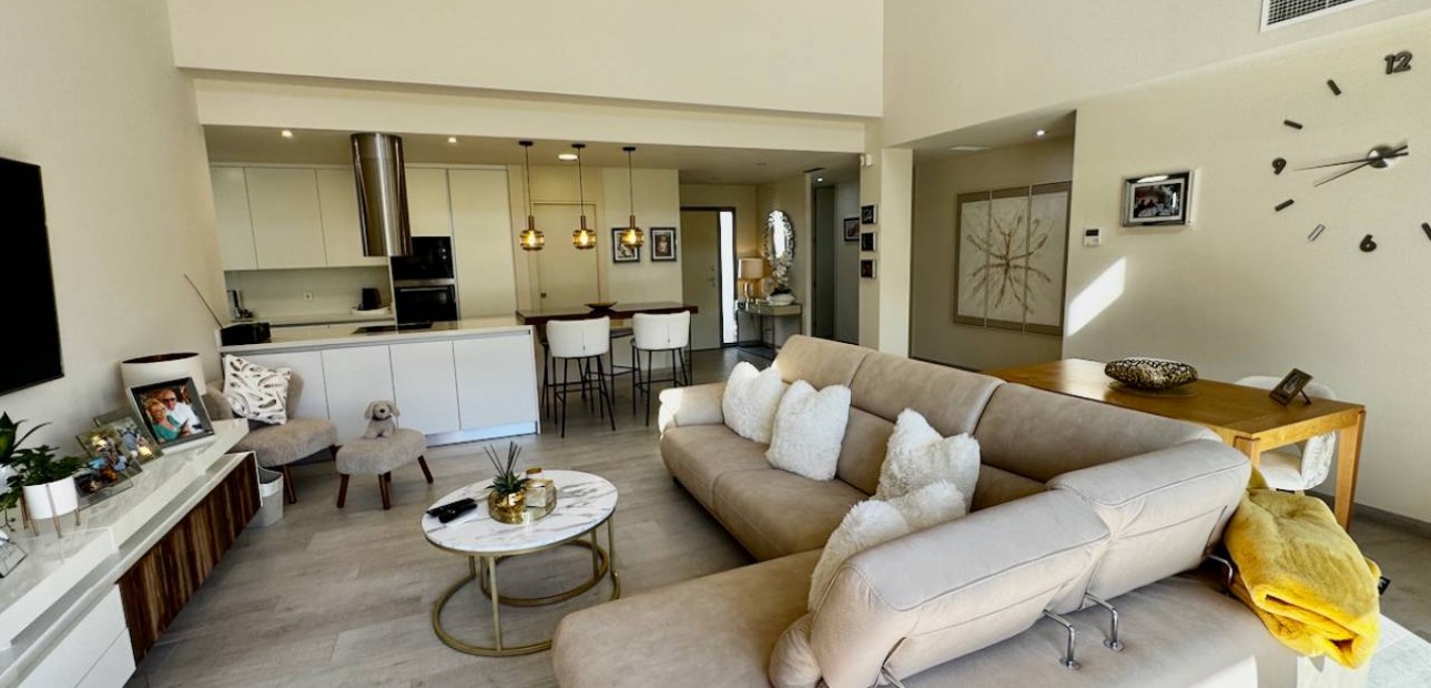 Sale - Villa -
Algorfa - La Finca Golf Resort