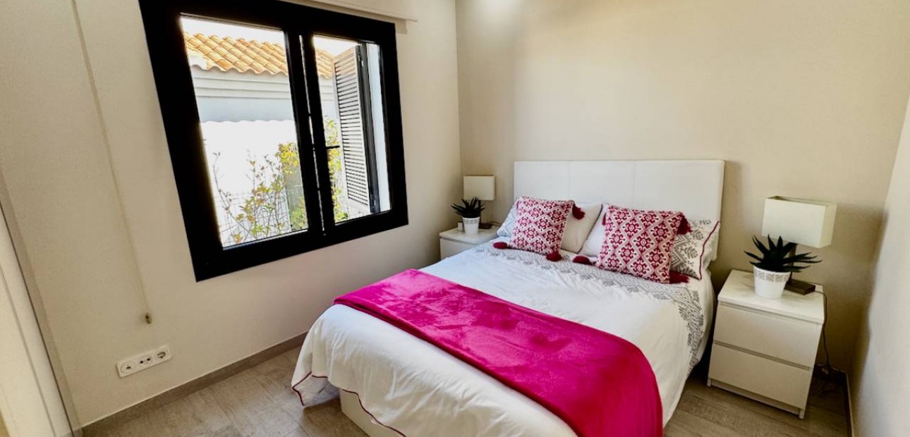 Sale - Villa -
Algorfa - La Finca Golf Resort