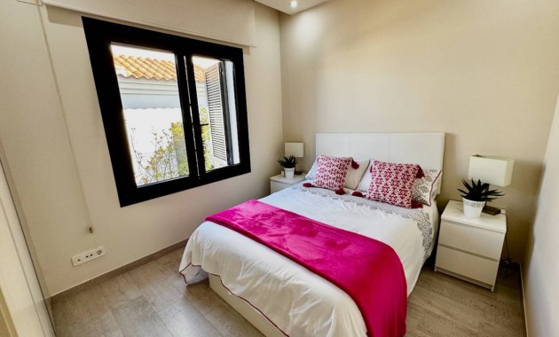 Sale - Villa -
Algorfa - La Finca Golf Resort