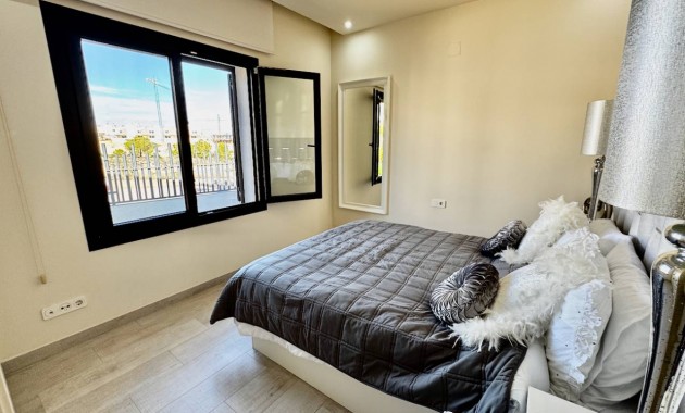 Sale - Villa -
Algorfa - La Finca Golf Resort