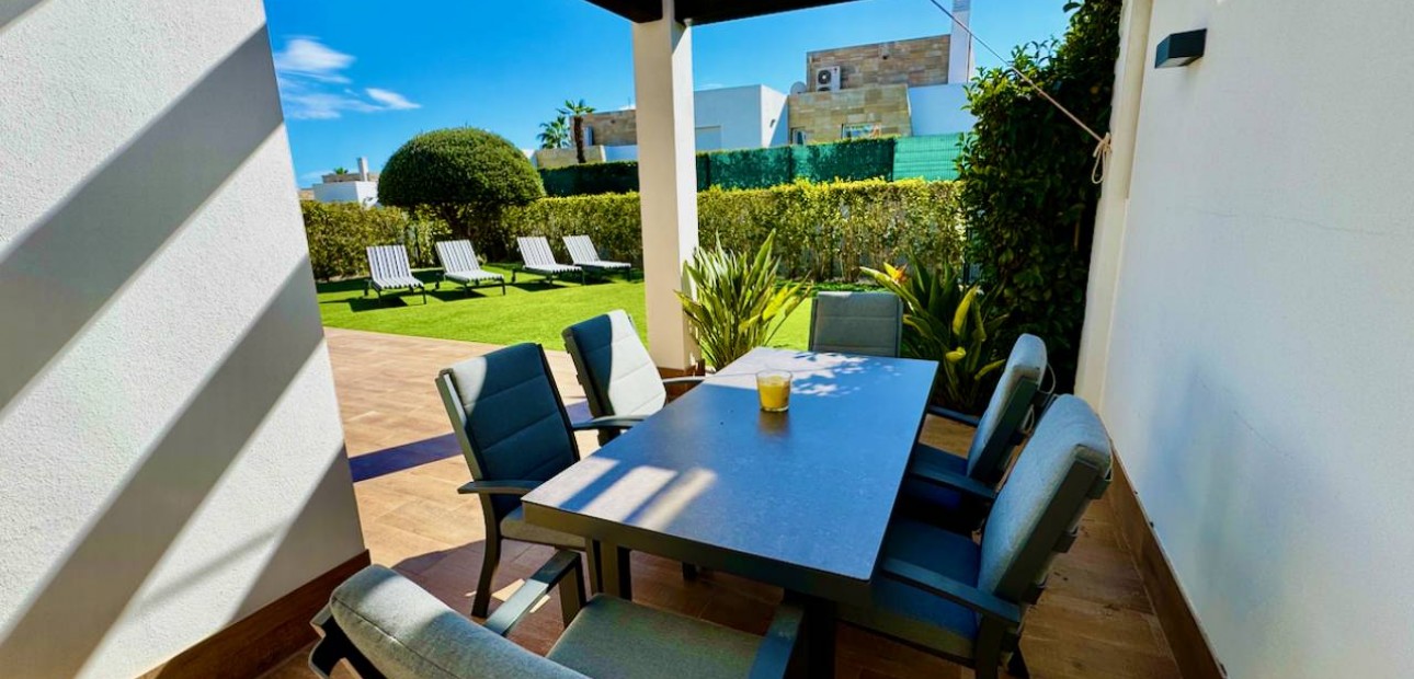 Sale - Villa -
Algorfa - La Finca Golf Resort