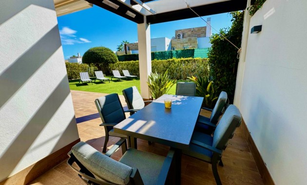 Sale - Villa -
Algorfa - La Finca Golf Resort