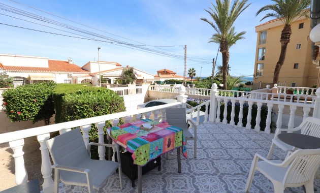 Venta - Terraced house -
Torrevieja - Punta prima