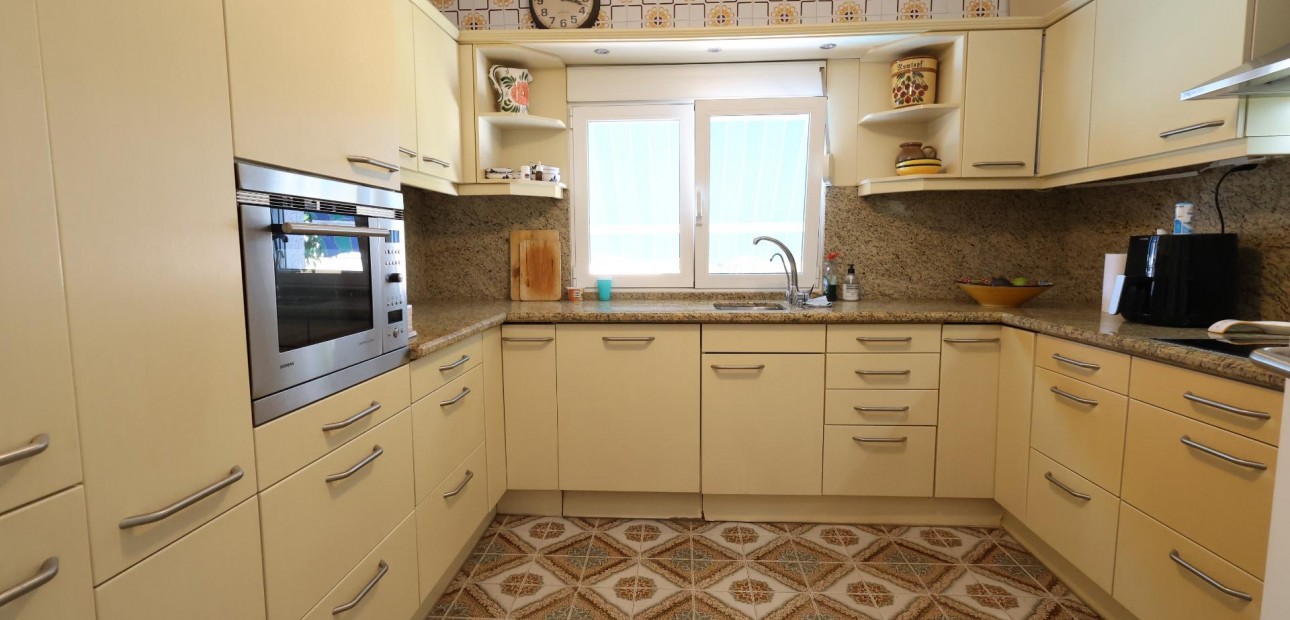 Venta - Terraced house -
Torrevieja - Punta prima