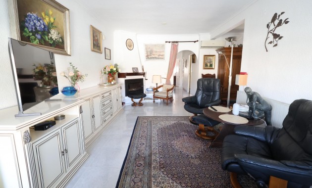 Venta - Terraced house -
Torrevieja - Punta prima