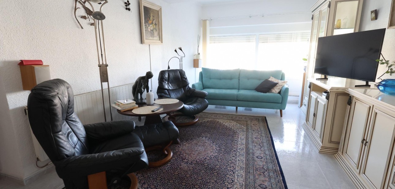 Venta - Terraced house -
Torrevieja - Punta prima