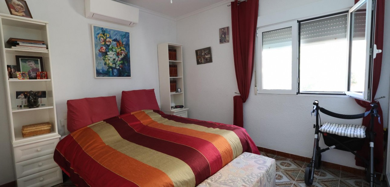 Venta - Terraced house -
Torrevieja - Punta prima