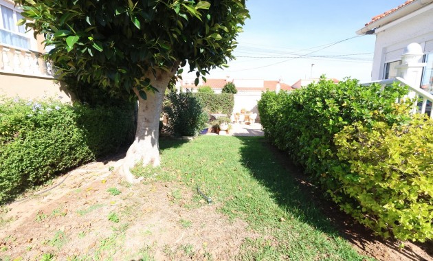 Venta - Terraced house -
Torrevieja - Punta prima