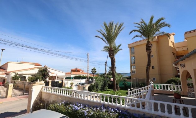 Venta - Terraced house -
Torrevieja - Punta prima
