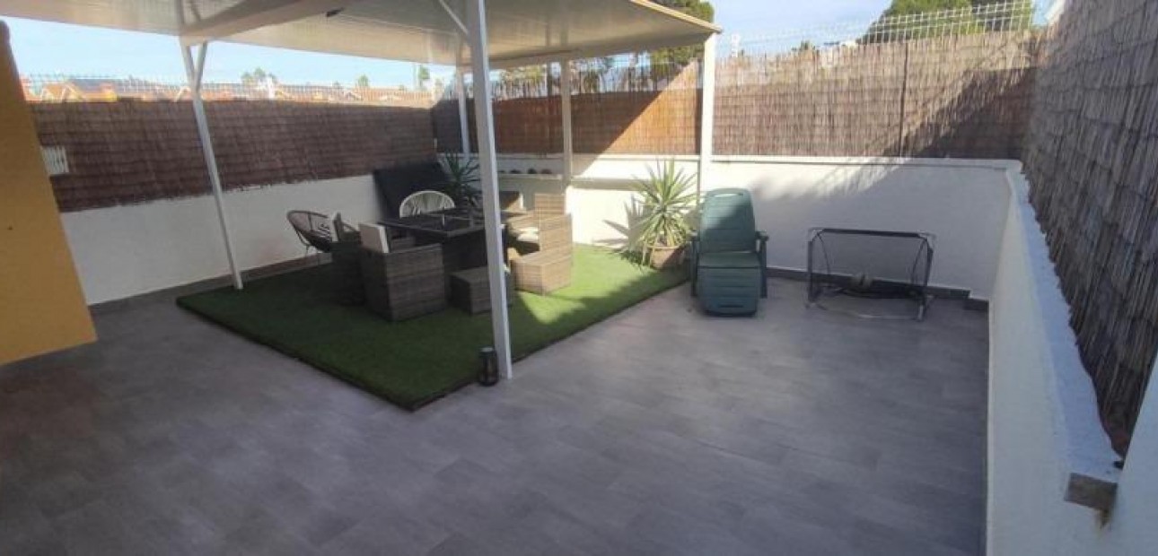 Herverkoop - Terraced house -
Guardamar del Segura - EL RASO