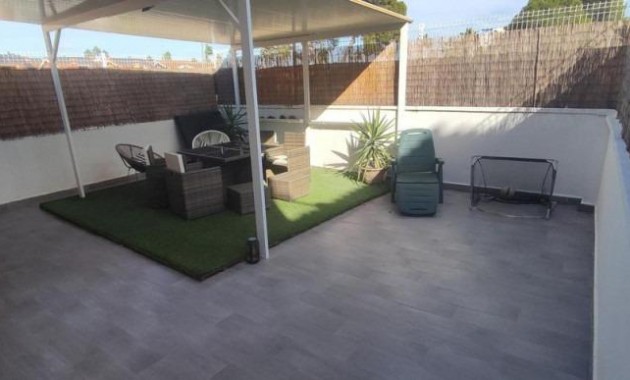 Herverkoop - Terraced house -
Guardamar del Segura - EL RASO