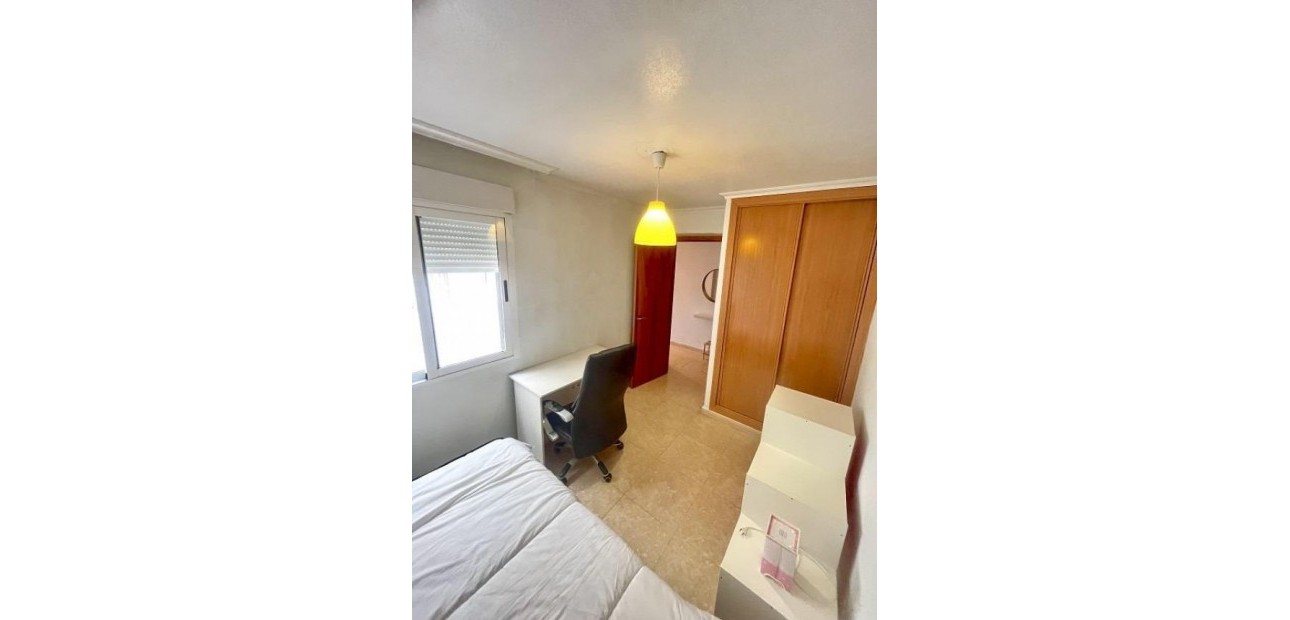 Sale - Apartment / flat -
Torrevieja - torrevieja