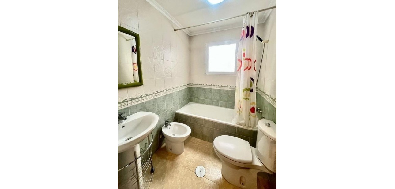 Sale - Apartment / flat -
Torrevieja - torrevieja