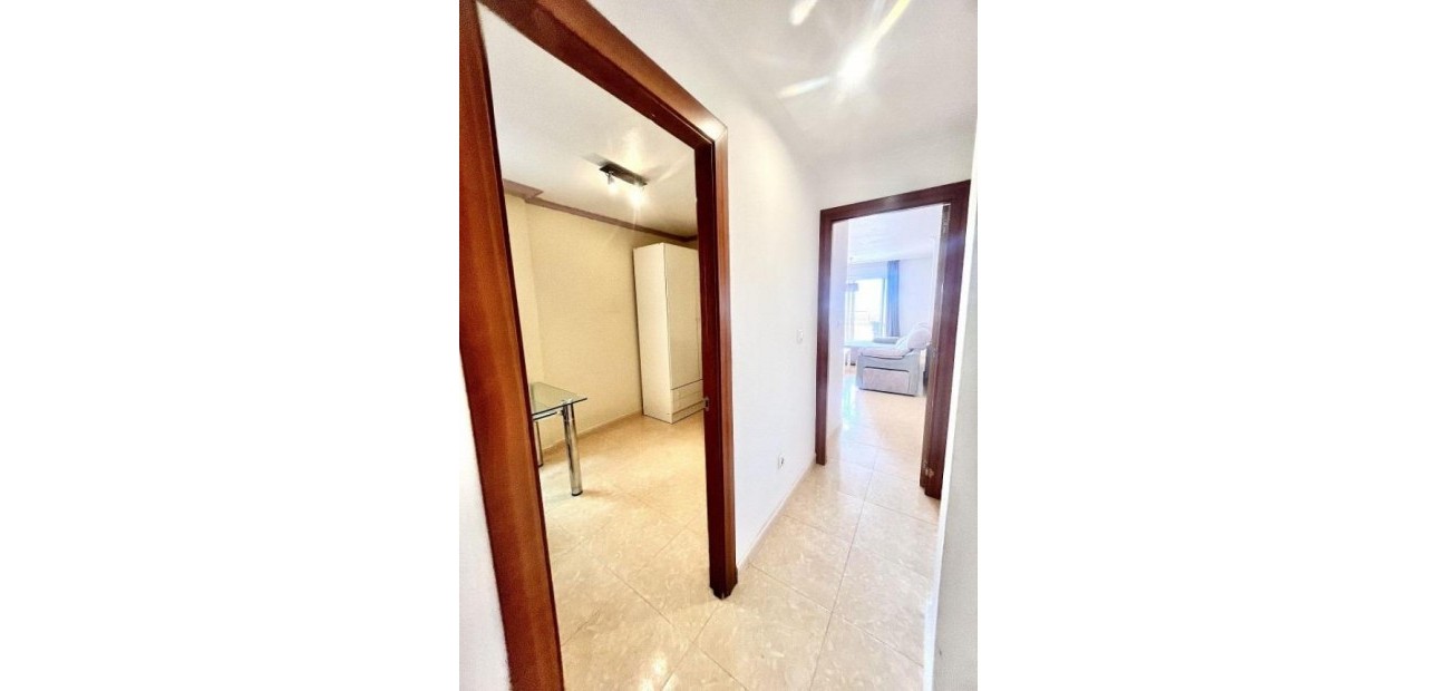 Sale - Apartment / flat -
Torrevieja - torrevieja