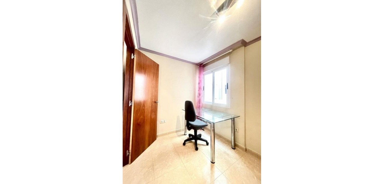 Sale - Apartment / flat -
Torrevieja - torrevieja