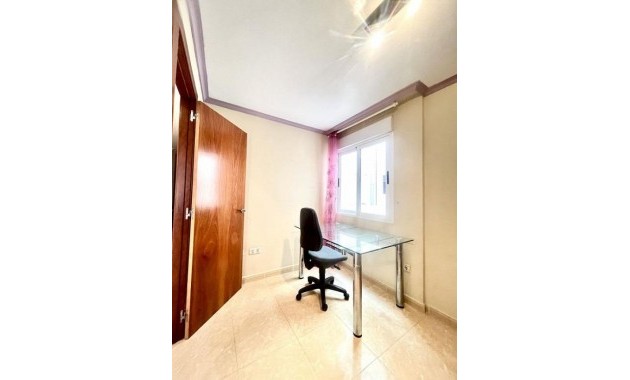 Sale - Apartment / flat -
Torrevieja - torrevieja