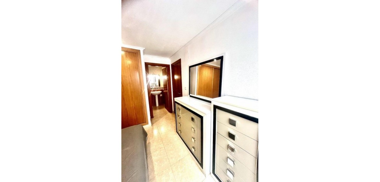 Sale - Apartment / flat -
Torrevieja - torrevieja