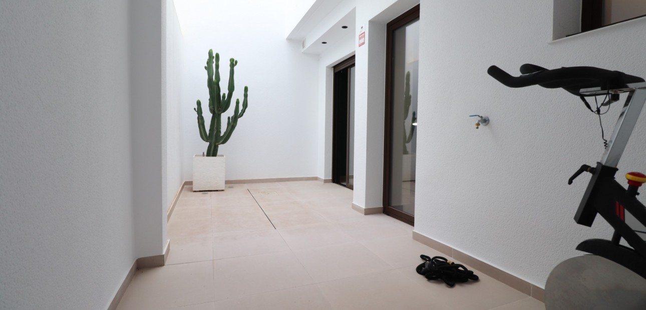 Herverkoop - Herenhuis -
Benijofar - Benijofar - Village