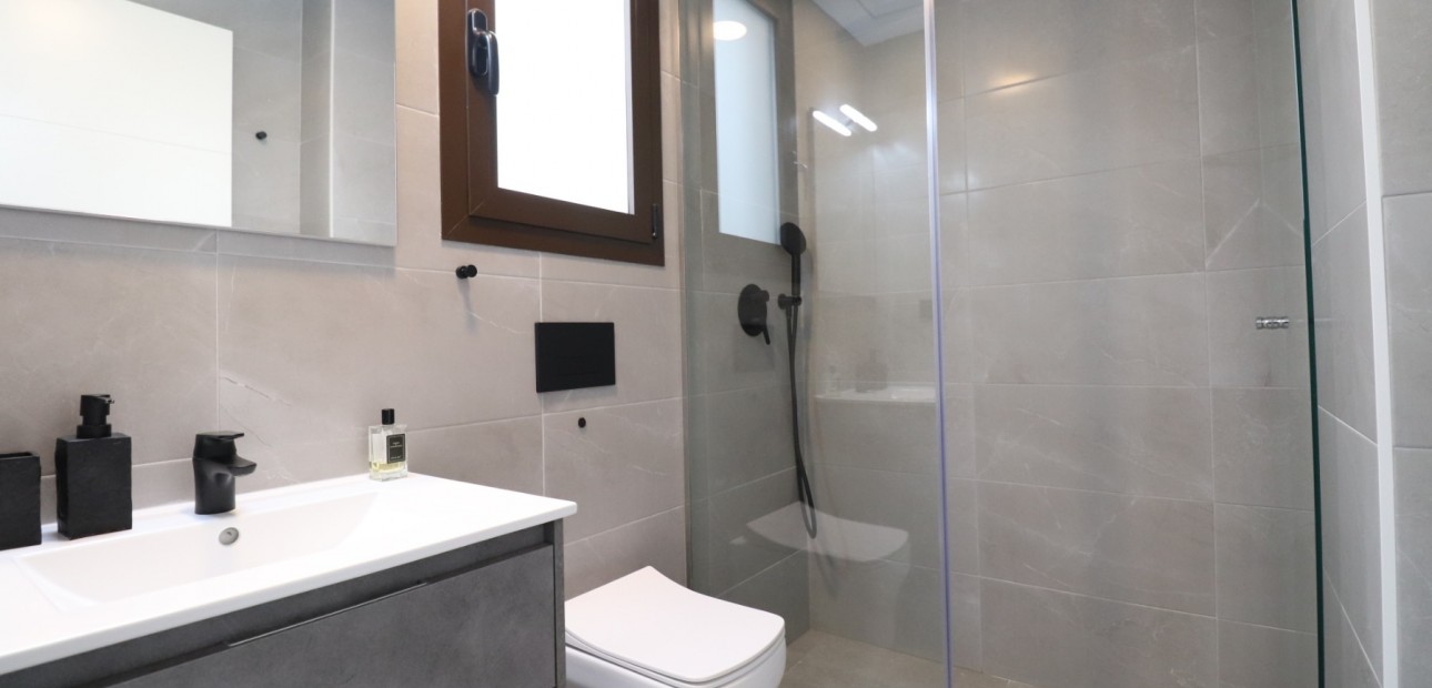 Herverkoop - Herenhuis -
Benijofar - Benijofar - Village