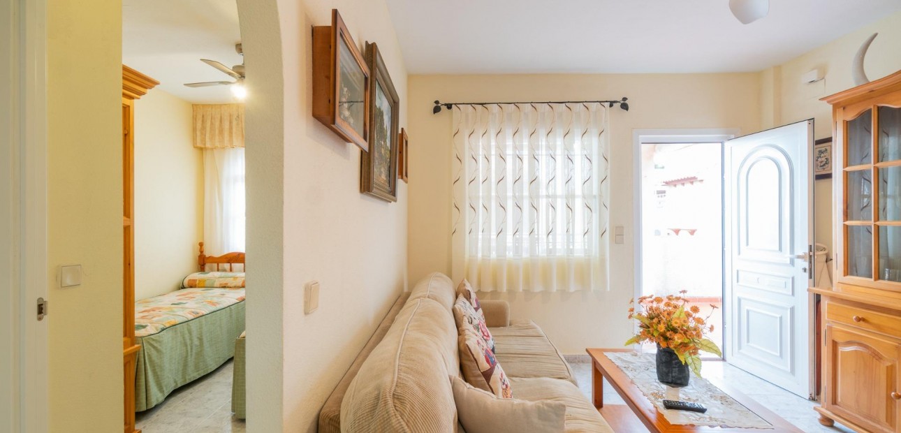 Verhuur - Appartement / flat -
Orihuela Costa - Playa Flamenca