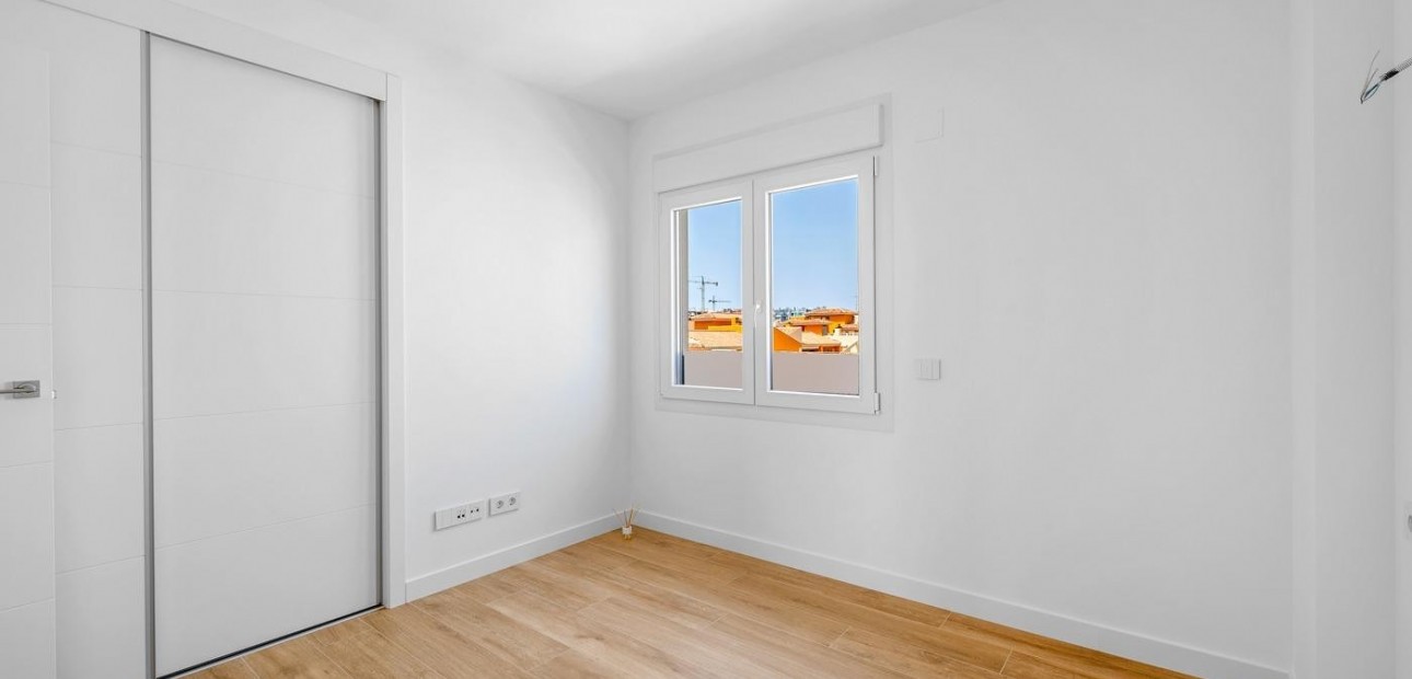 Herverkoop - 1. Apartment / flat -
Torrevieja - Punta prima