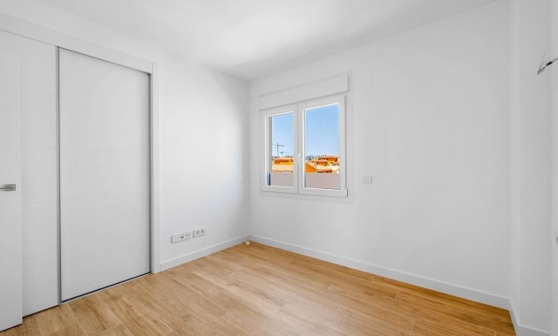 Herverkoop - 1. Apartment / flat -
Torrevieja - Punta prima