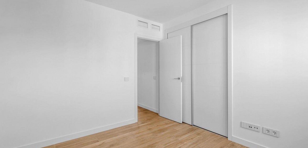 Herverkoop - 1. Apartment / flat -
Torrevieja - Punta prima