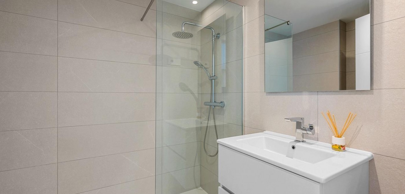 Herverkoop - 1. Apartment / flat -
Torrevieja - Punta prima