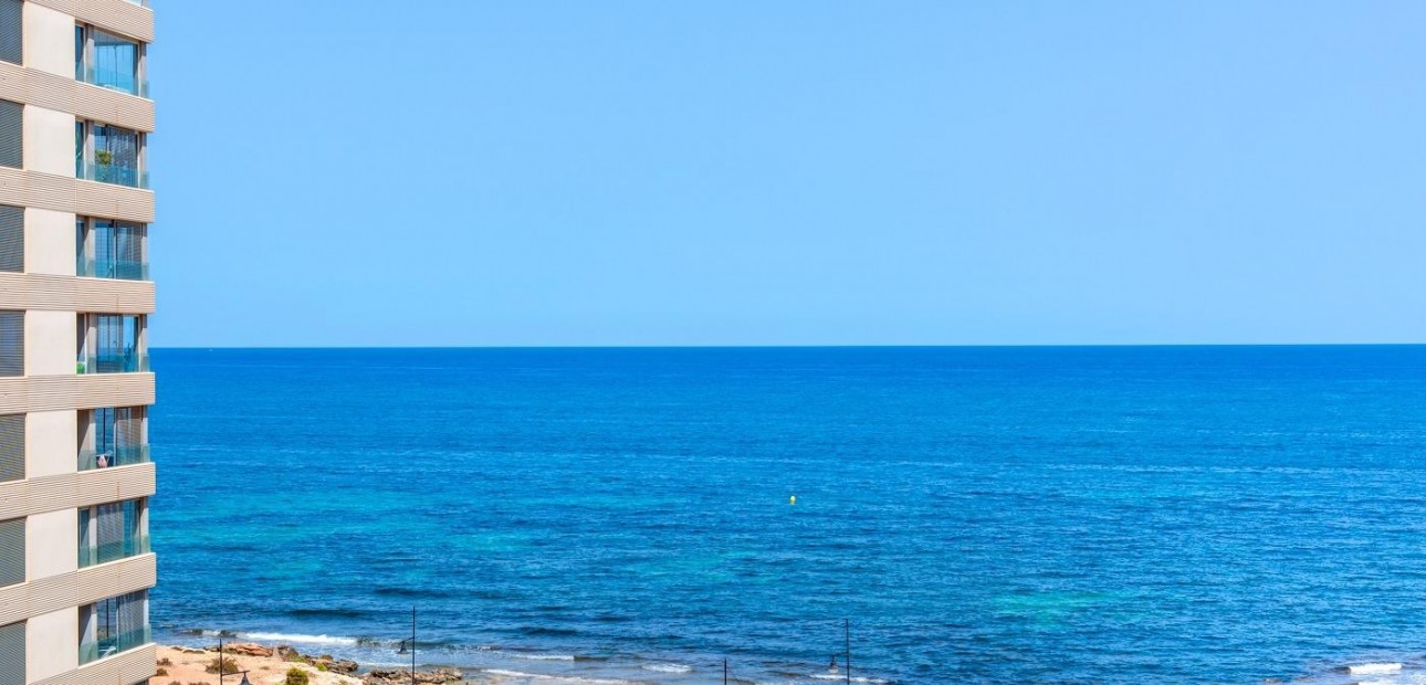 Herverkoop - 1. Apartment / flat -
Torrevieja - Punta prima